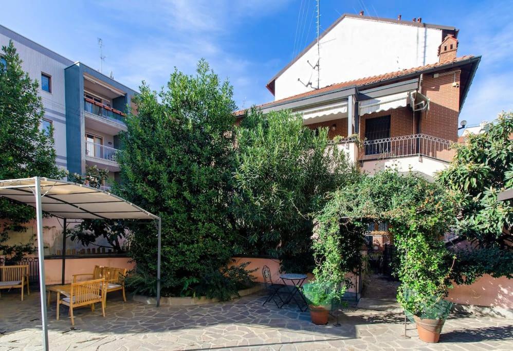 Un Insospettabile Angolo Verde In Citta Lejlighed Milano Eksteriør billede